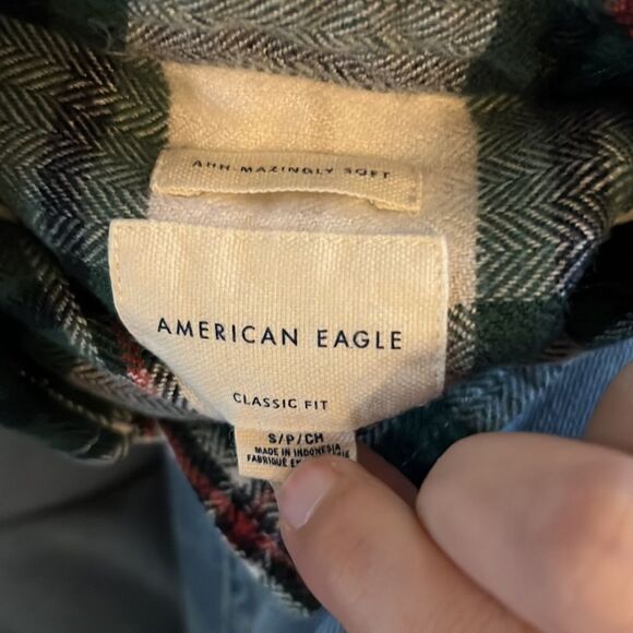 American eagle small plaid flannel - Picture 6 of 6